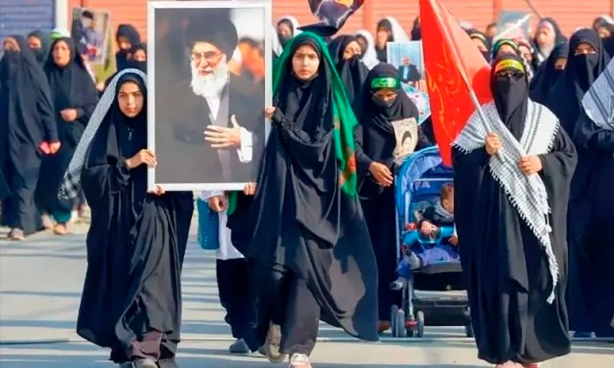 Criminal agresión a la República Islámica de Irán: Su derecho al enriquecimiento de uranio y al uso pacífico de la energía&nbsp;nuclear
