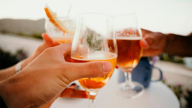 El consumo ocasional excesivo de esta bebida podría triplicar el riesgo de enfermedades&nbsp;hepáticas