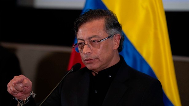 Una canción de Shakira le «saca la chispa» a Petro y enciende una candente&nbsp;polémica