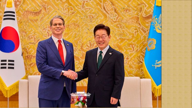 Lee se reúne con los ministros de Economía de EE. UU. y&nbsp;China