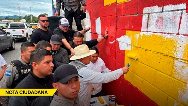 Ni con mil capas de pintura, el rodillo silenciador de Álvaro Uribe podrá borrar los falsos&nbsp;positivos