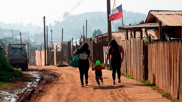 Chile precario: 9 de cada 10 trabajadores no logra cubrir sus necesidades&nbsp;básicas
