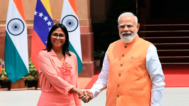 Presidenta (E) Delcy Rodríguez sostiene encuentro con el primer ministro indio Narendra&nbsp;Modi