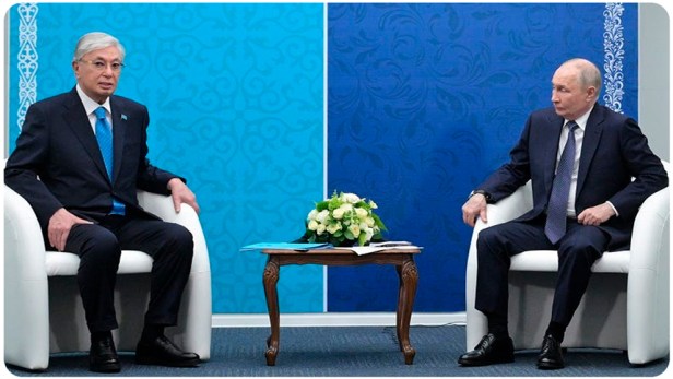 ¿Por qué Tokayev compartió públicamente con Putin una propuesta de paz previsiblemente&nbsp;inaceptable?