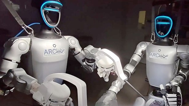 Robots humanoides completan por primera vez cirugías&nbsp;teleoperadas