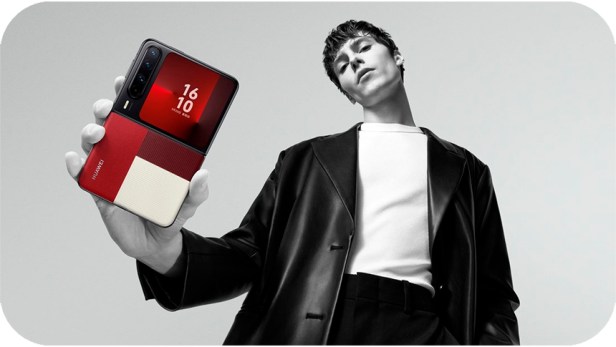 Huawei presenta el Pura X View: un singular ‘smartphone’ de pantalla&nbsp;ancha