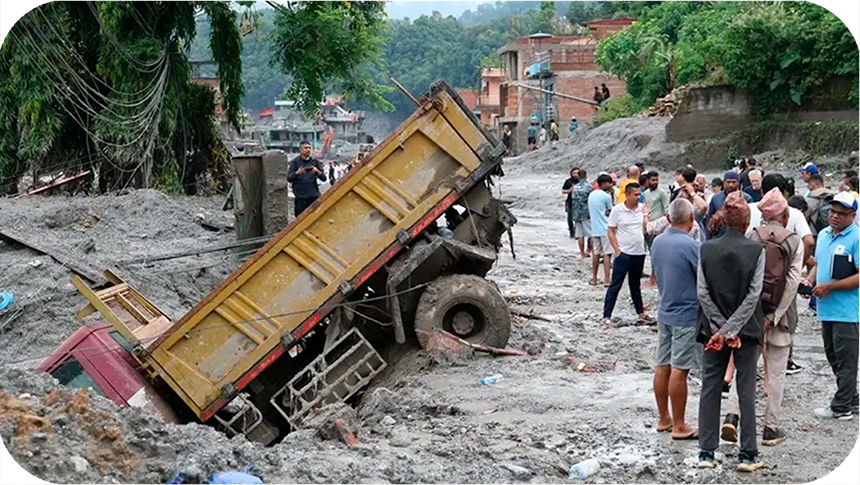 Asciende a más de 900 la cifra de fallecidos por riada en frontera entre Nepal y&nbsp;China