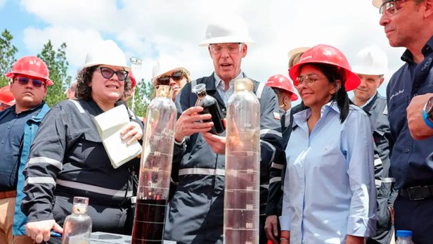 Solo 3 dólares por barril pagará Estados Unidos como tributo por el petróleo venezolano tras el «acuerdo histórico»&nbsp;Trump-Delcy