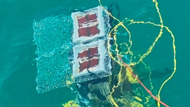 China prueba con éxito la primera planta solar submarina del&nbsp;mundo