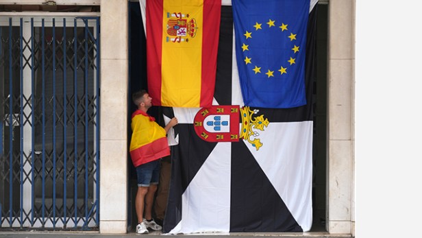 Ceuta: el espectáculo político continúa, la crisis humana&nbsp;también